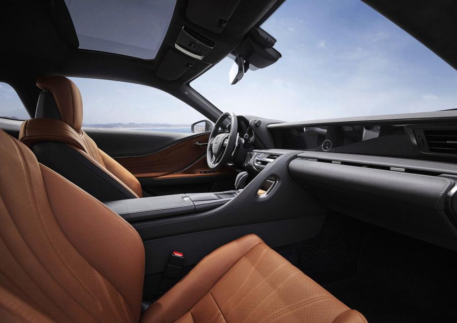 Интерьер Lexus LC500 Inspiration Series (Nori Green) 2019 года  (NA) (фото 2 из 12)